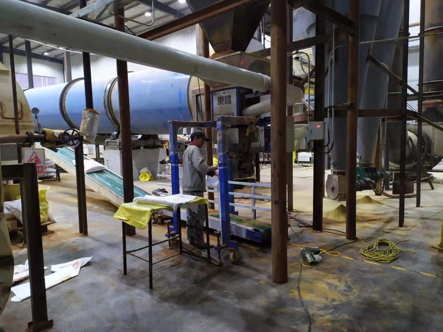 粕飼料包裝秤，東昌籽粕定量包裝稱，油料流量磅