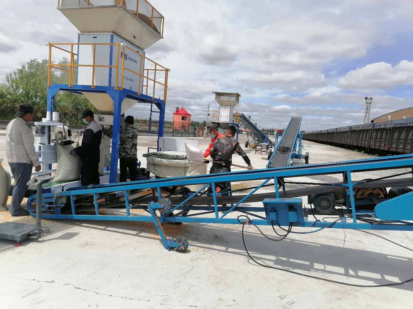 黑龍江東昌包裝設(shè)備學(xué)習(xí)兩會(huì)精神 黑龍江東昌包裝設(shè)備學(xué)習(xí)兩會(huì)精神