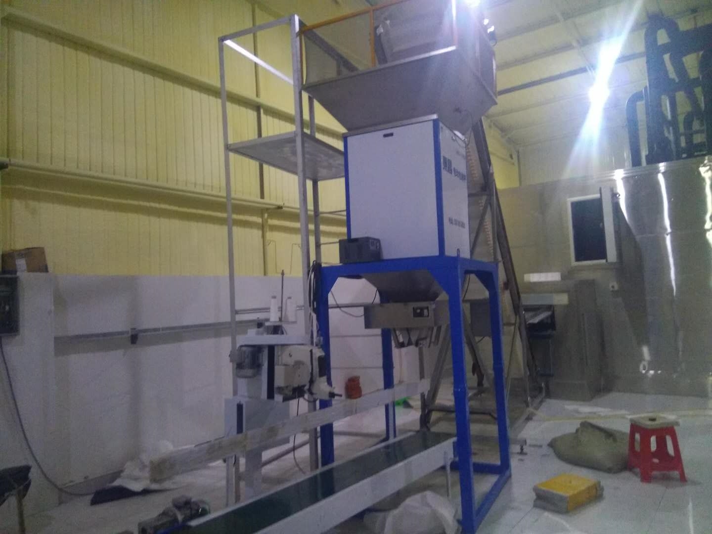 內蒙古電動冰玉米粒自動灌包機 內蒙古電動冰玉米粒自動灌包機