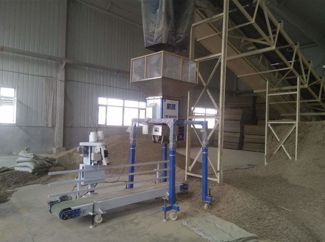 哈東昌無斗包裝秤解決物料粘敷對準(zhǔn)確度的影響問題 哈東昌無斗包裝秤解決物料粘敷對準(zhǔn)確度的影響問題